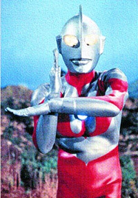 アルカイック・スマイルをたたえたウルトラマン。成田亨によるデザインの真骨頂だ(C)1966 円谷プロ