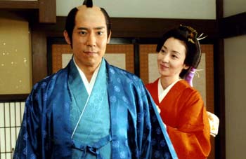 今までにない行動的な瑤泉院に挑む稲森いずみ(右)。新春ワイド時代劇初の女性主人公だ(左は高嶋政伸)